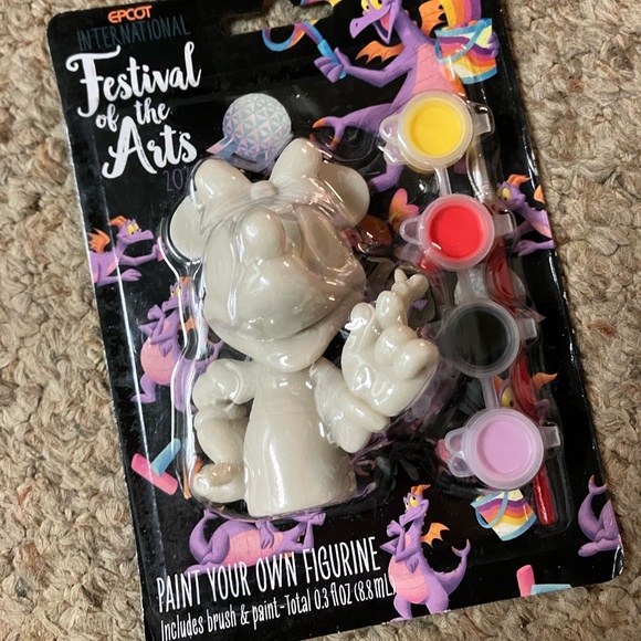 Paint your own Disney figures - Picture 3 of 4